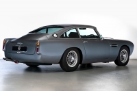 Aston Martin DB4