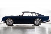 Aston Martin DB4